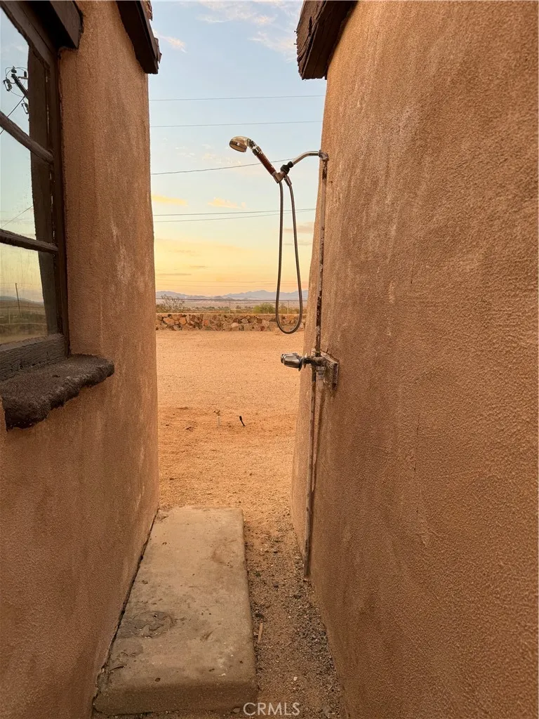 The home features and outdoor shower The home features and outdoor shower