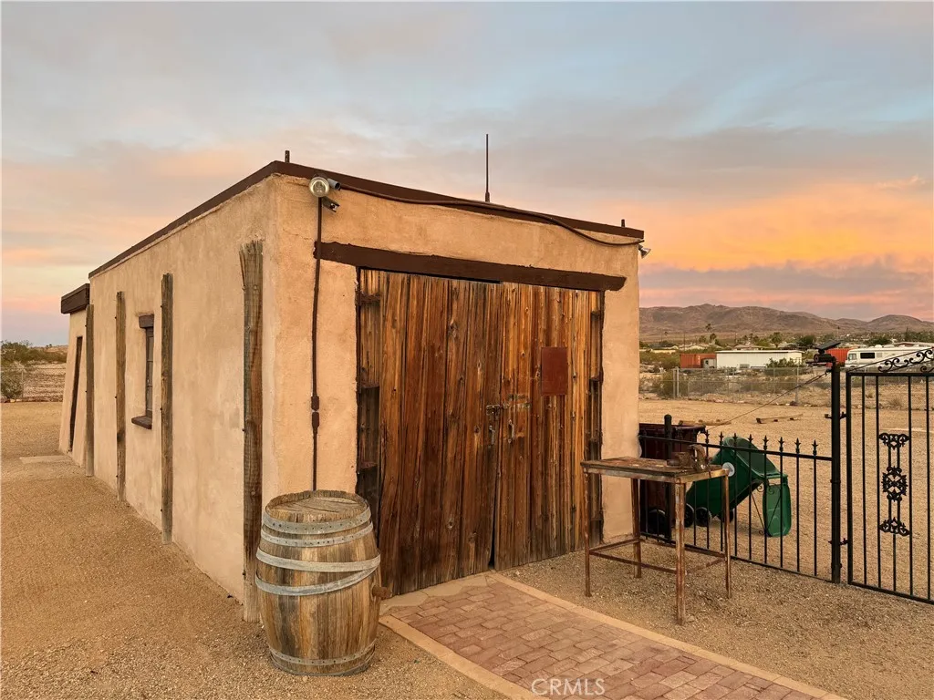 The one car garage has been used as a shop, it could be an art studio, consider the possibilities. The one car garage has been used as a shop, it could be an art studio, consider the possibilities.