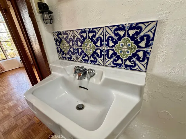 Details of the bathroom