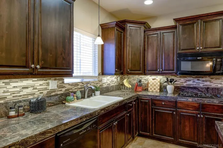 3436 Laurashawn Ln, Escondido, California 92026