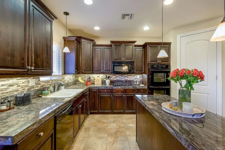3436 Laurashawn Ln, Escondido, California 92026