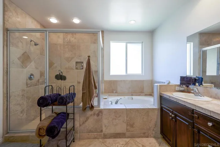 3436 Laurashawn Ln, Escondido, California 92026