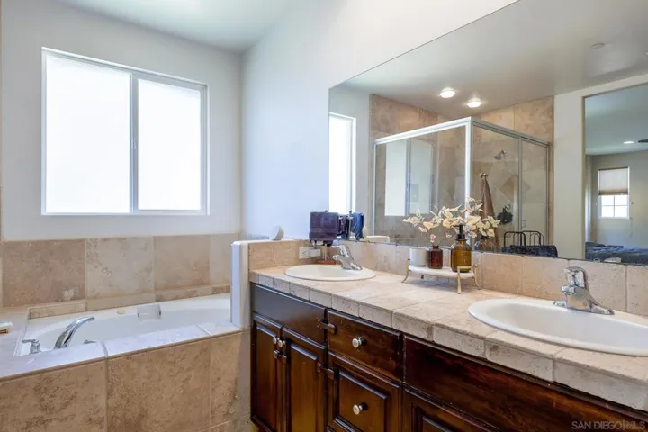 3436 Laurashawn Ln, Escondido, California 92026