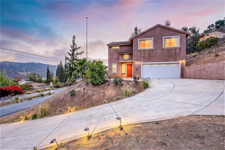 https://zimg.paragon.ice.com/ParagonImages/Property/PA/SDMLS/-526765/3/533/400/d9b3653ede38c8f9a43f30e05b0e5da2/3/63e8a7e6af8a10c68932d63e188bf95d/-526765-ef457126-de11-414f-b7a7-8ee9a1f6984f.JPG