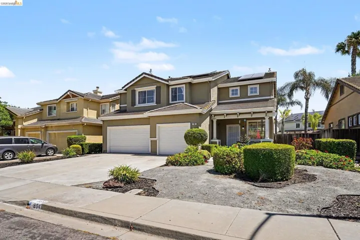 3 Car Garage