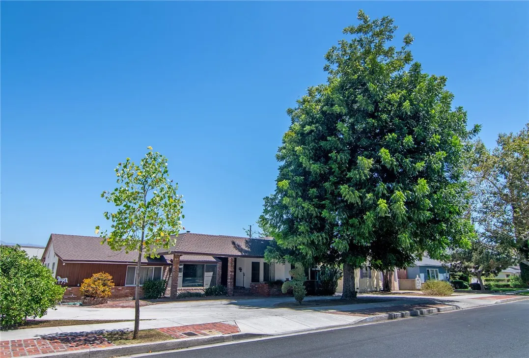 700 S Mariposa St