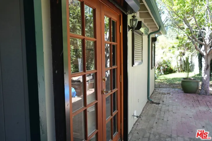 1418 Lindacrest Drive, Beverly Hills, California 90210