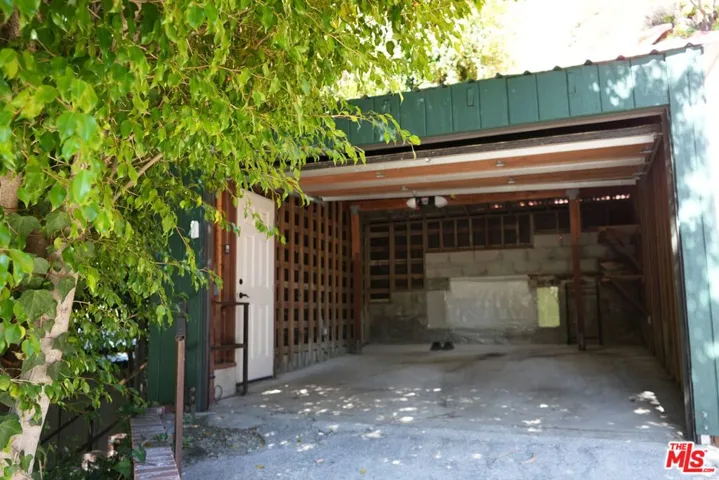 1418 Lindacrest Drive, Beverly Hills, California 90210