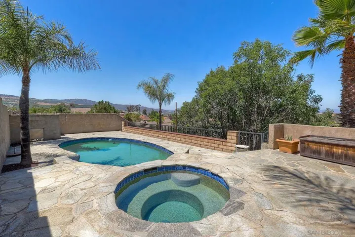 9430 Palomino Ridge, Lakeside, California 92040