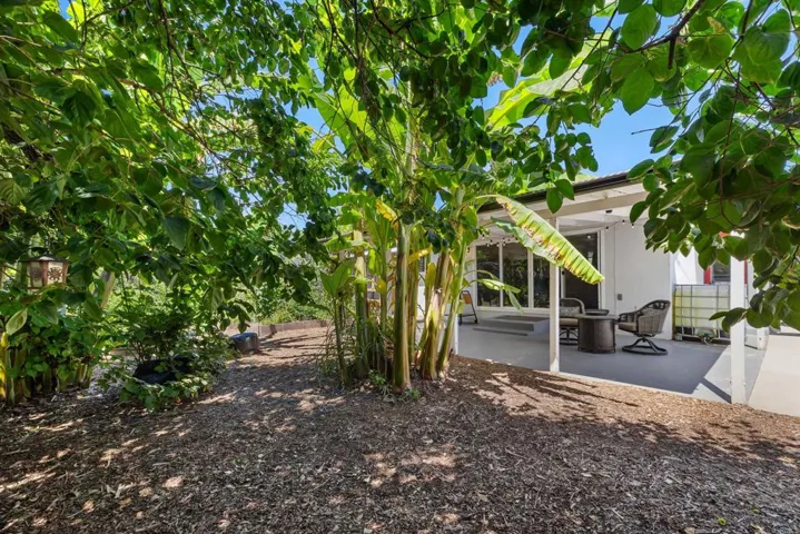 2013 Lee Drive, Escondido, California 92027