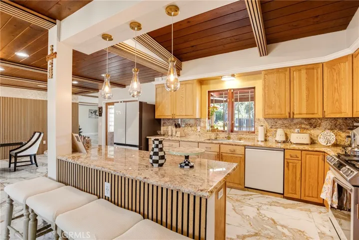 10768 Wheatland, Shadow Hills, California 91040