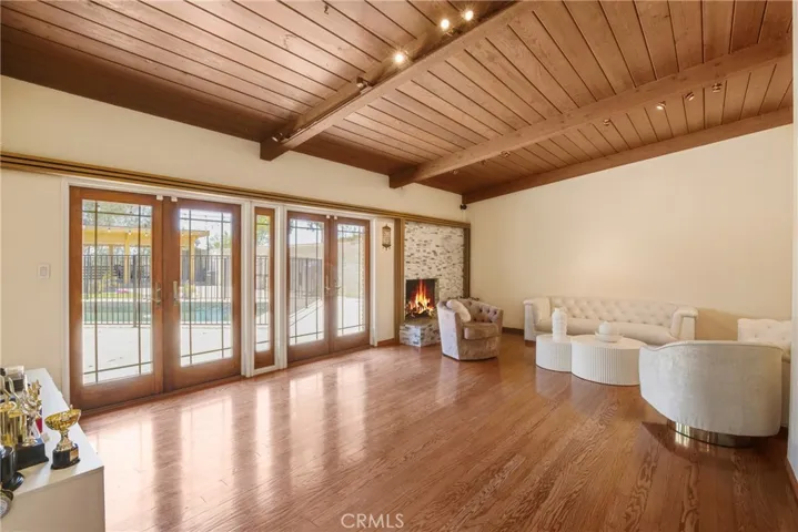 10768 Wheatland, Shadow Hills, California 91040