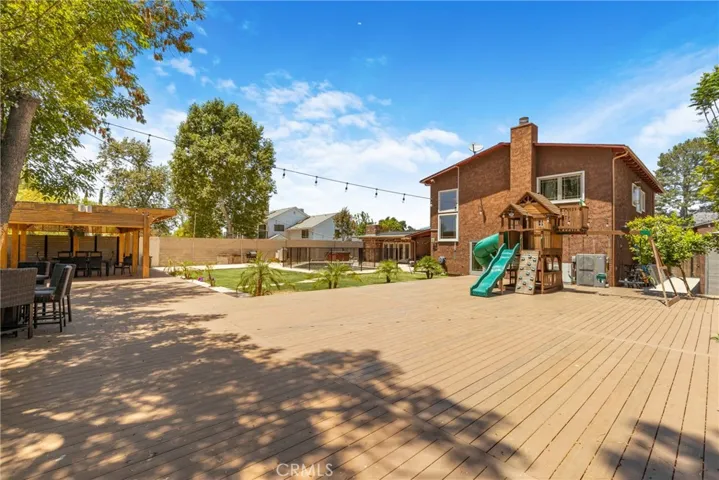 10768 Wheatland, Shadow Hills, California 91040
