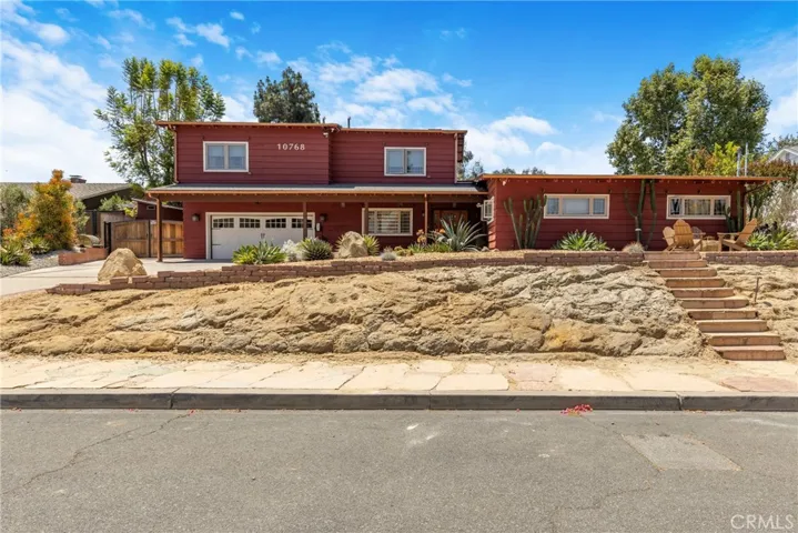 10768 Wheatland, Shadow Hills, California 91040