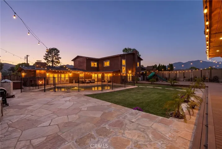 10768 Wheatland, Shadow Hills, California 91040