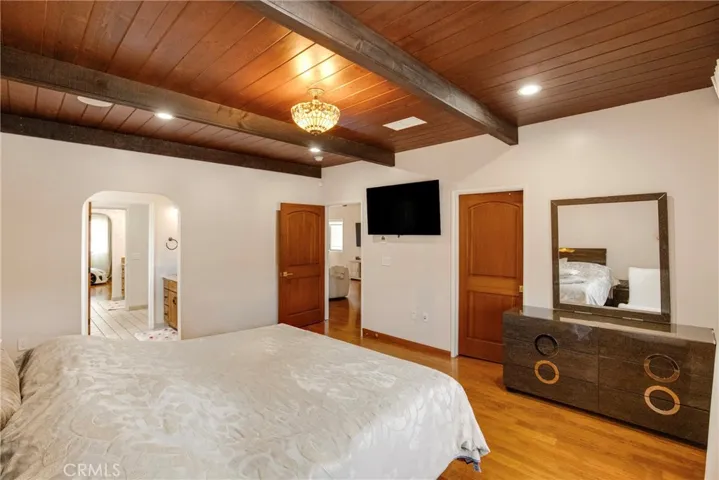 10768 Wheatland, Shadow Hills, California 91040