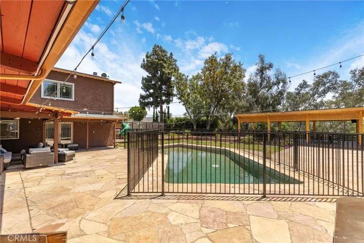 10768 Wheatland, Shadow Hills, California 91040