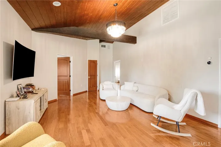 10768 Wheatland, Shadow Hills, California 91040