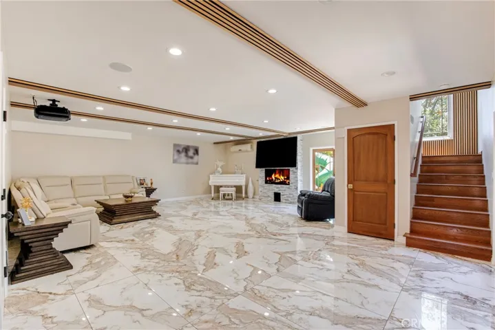 10768 Wheatland, Shadow Hills, California 91040
