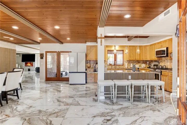 10768 Wheatland, Shadow Hills, California 91040