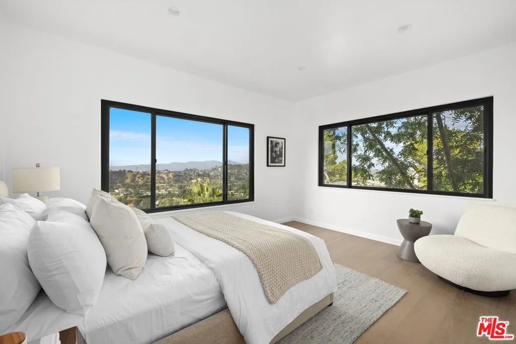Guest bedroom 2
