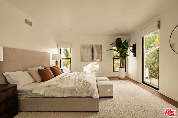 Guest bedroom