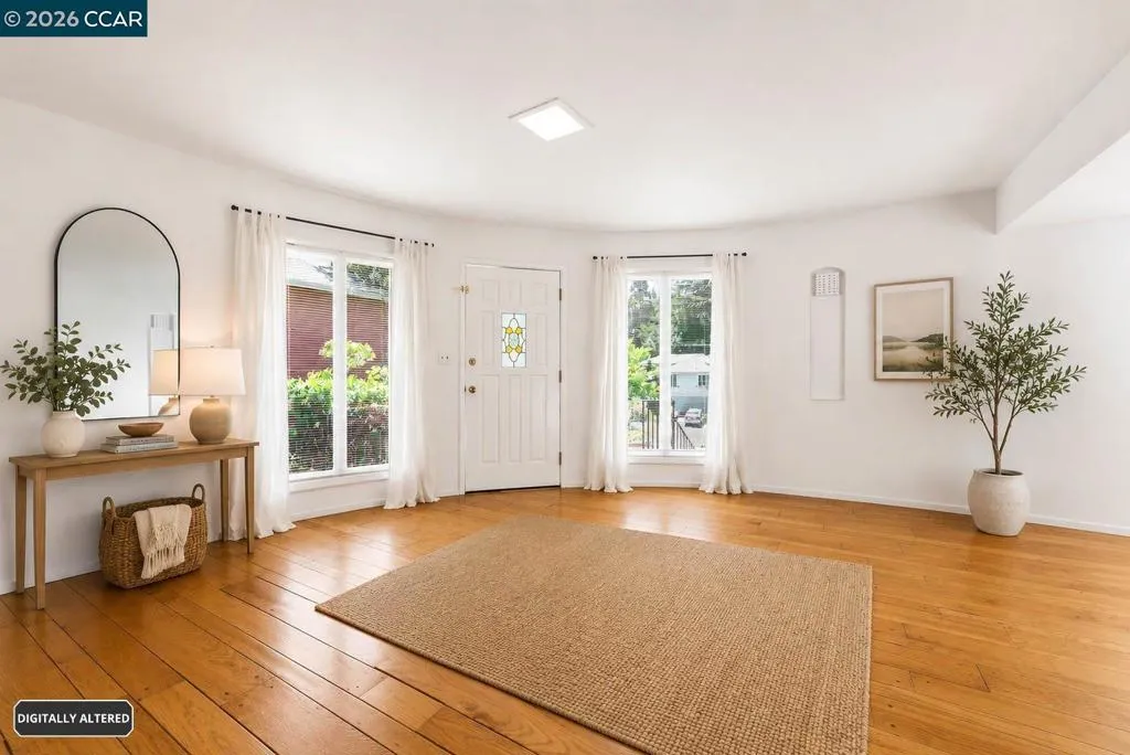 Foyer Virtual Staging