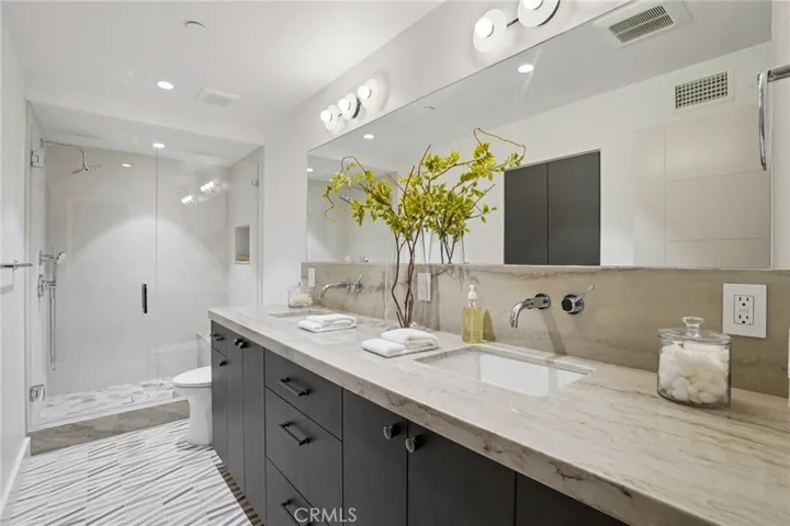 Downstairs full bathroom