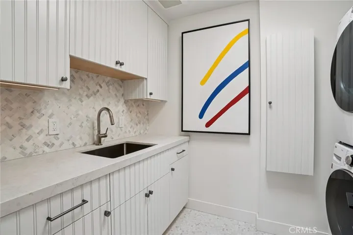 Laundry with dual washer and dryer