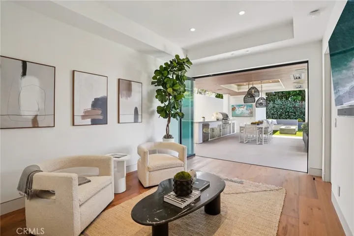 Downstairs cabana room