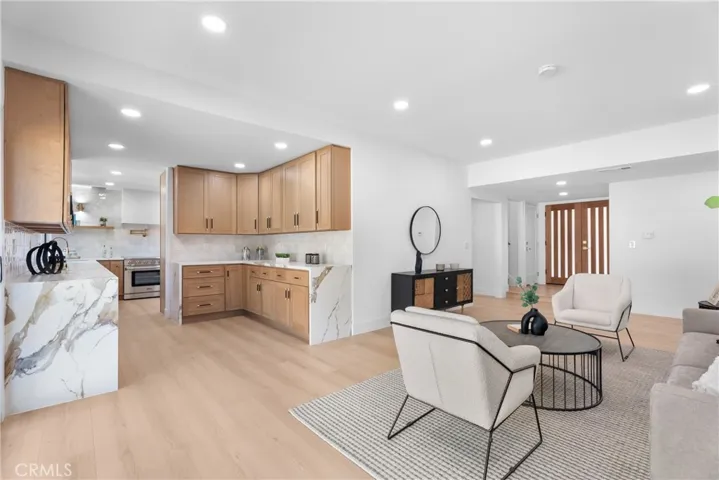 15335 Seine Circle, Irvine, California 92604