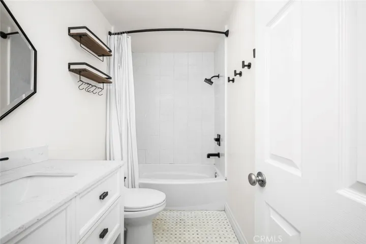 4903 Indian Wood 110, Culver City, California 90230
