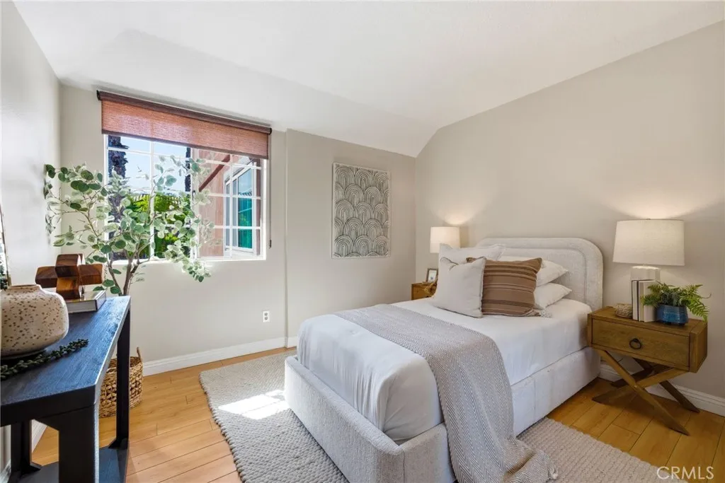 Guest bedroom