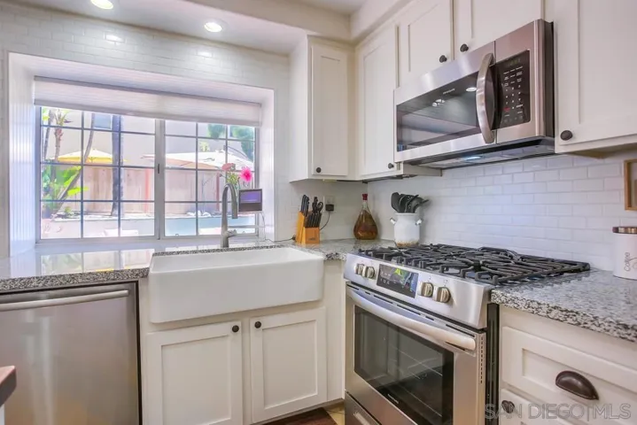 473 Avenida Canora, Oceanside, California 92057