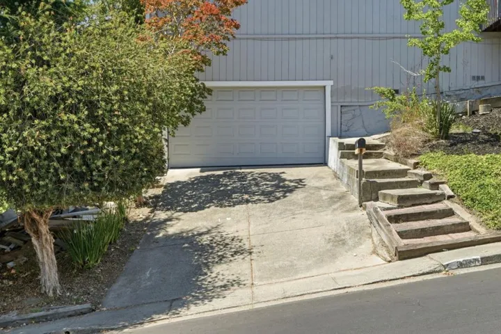 617 Pebble Drive, El Sobrante, California 94803
