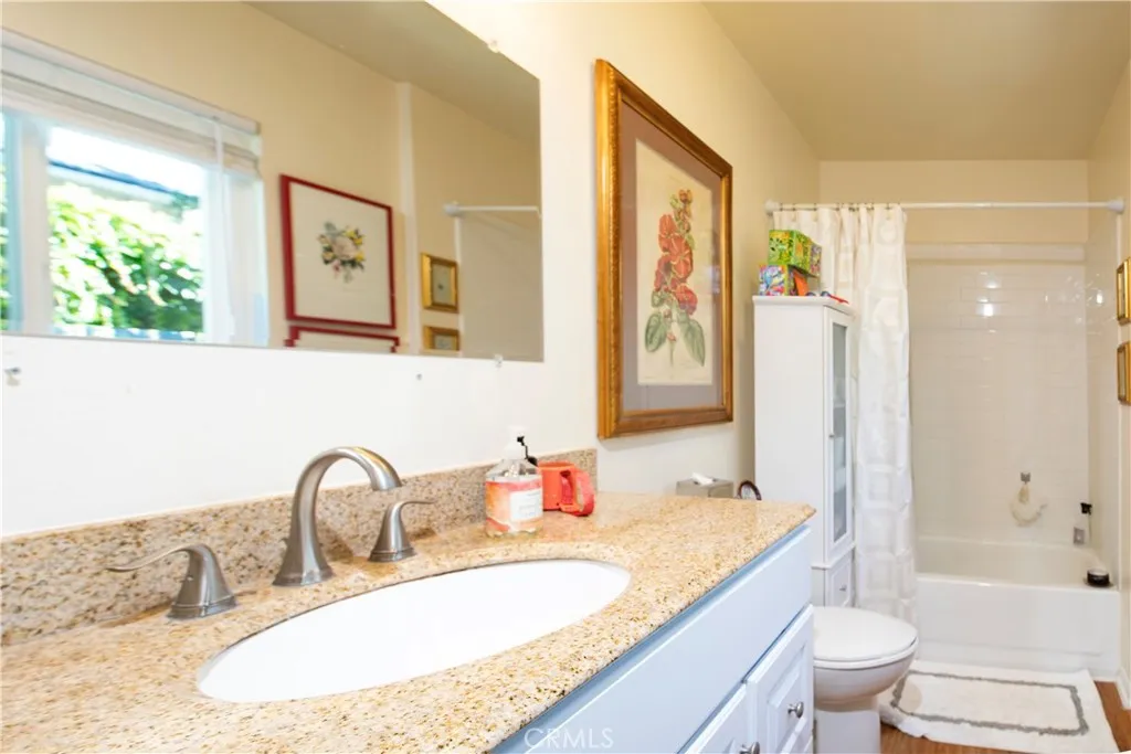 Back unit bathroom
