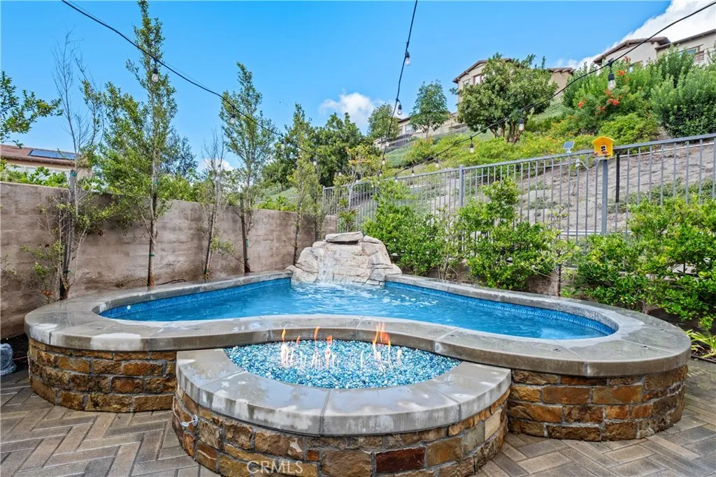 Saltwater Spool with Firepit