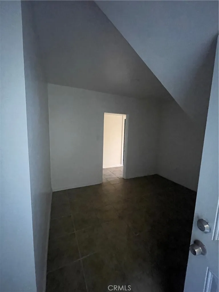 lower room1