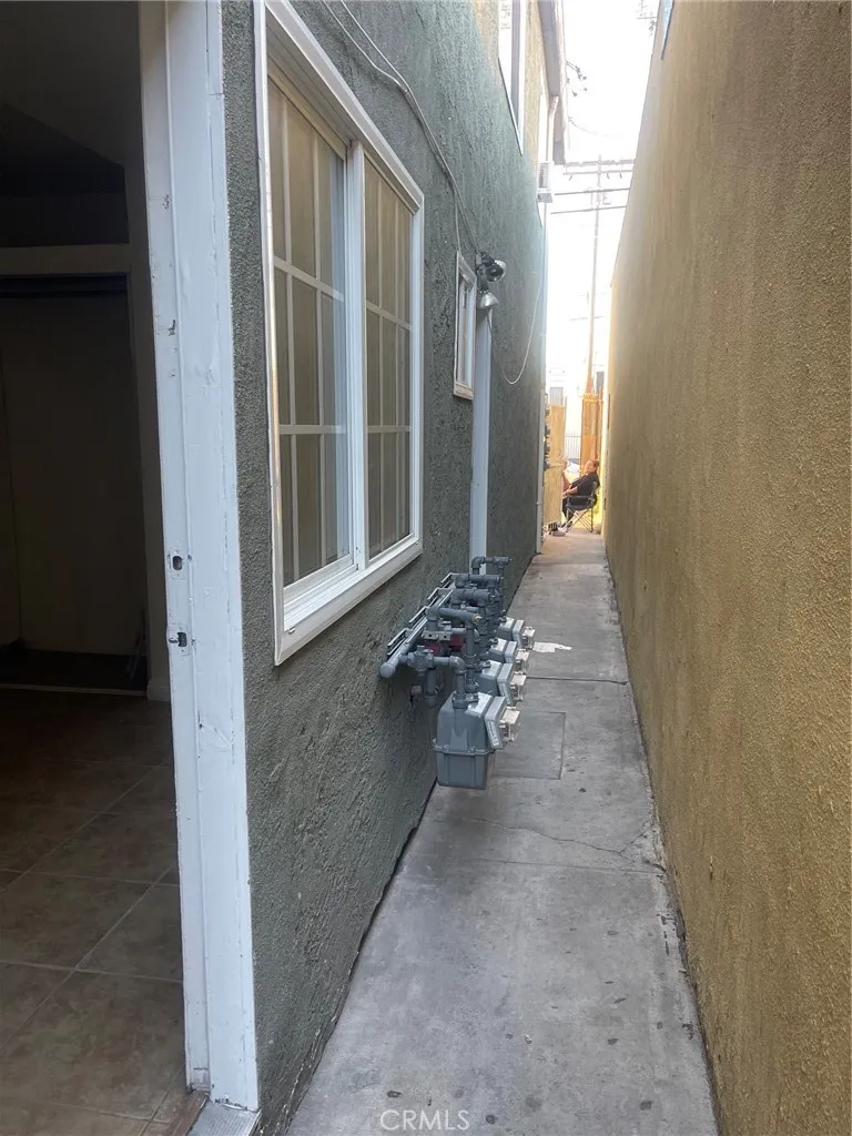 exterior walkway gas
 meters