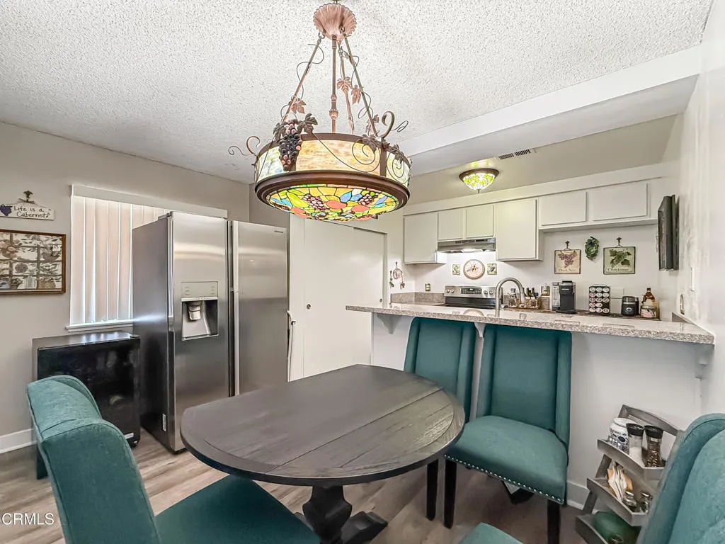 LLbLiving Dining and Kitchen4