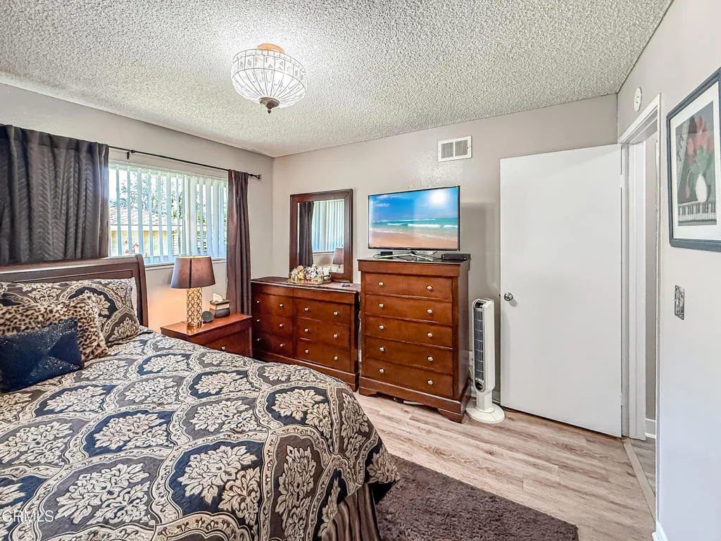 LLeBedroom2-2