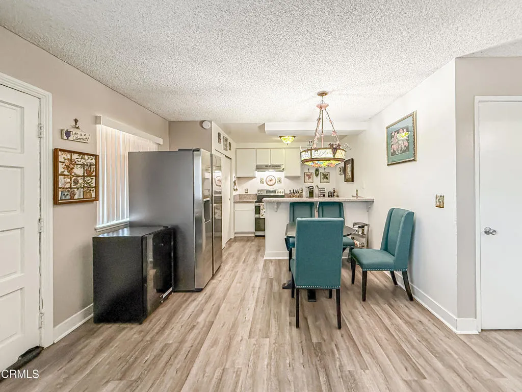 LLbLiving Dining and Kitchen3