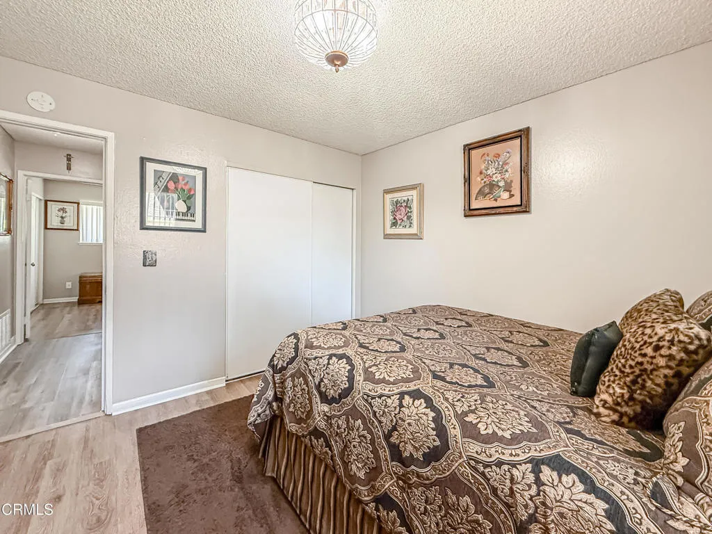 LLeBedroom2-3