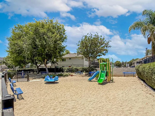 LLgCommunity Pool and Park2