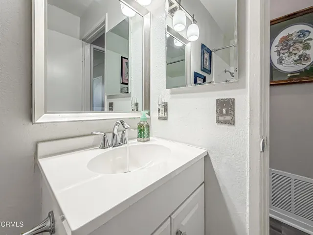 LLdBathroom3