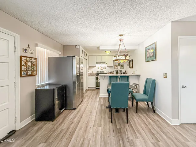 LLbLiving Dining and Kitchen3