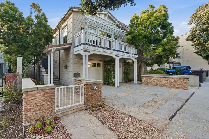 133 Hollister, Santa Monica, California 90405