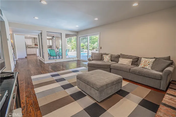 326 Fox Ridge Drive, Thousand Oaks, California 91361