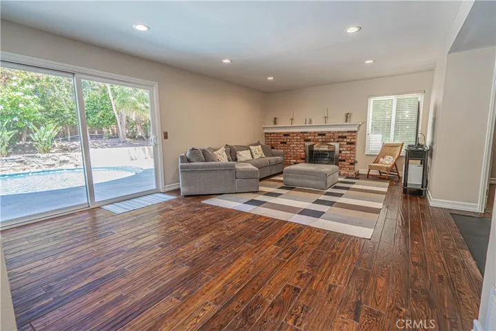 326 Fox Ridge Drive, Thousand Oaks, California 91361
