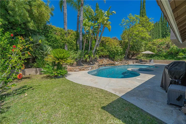 326 Fox Ridge Drive, Thousand Oaks, California 91361